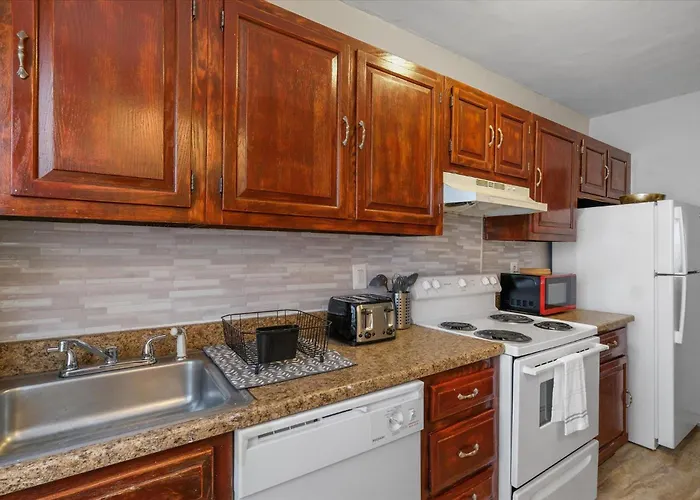 Spacious 3Br In Center City
