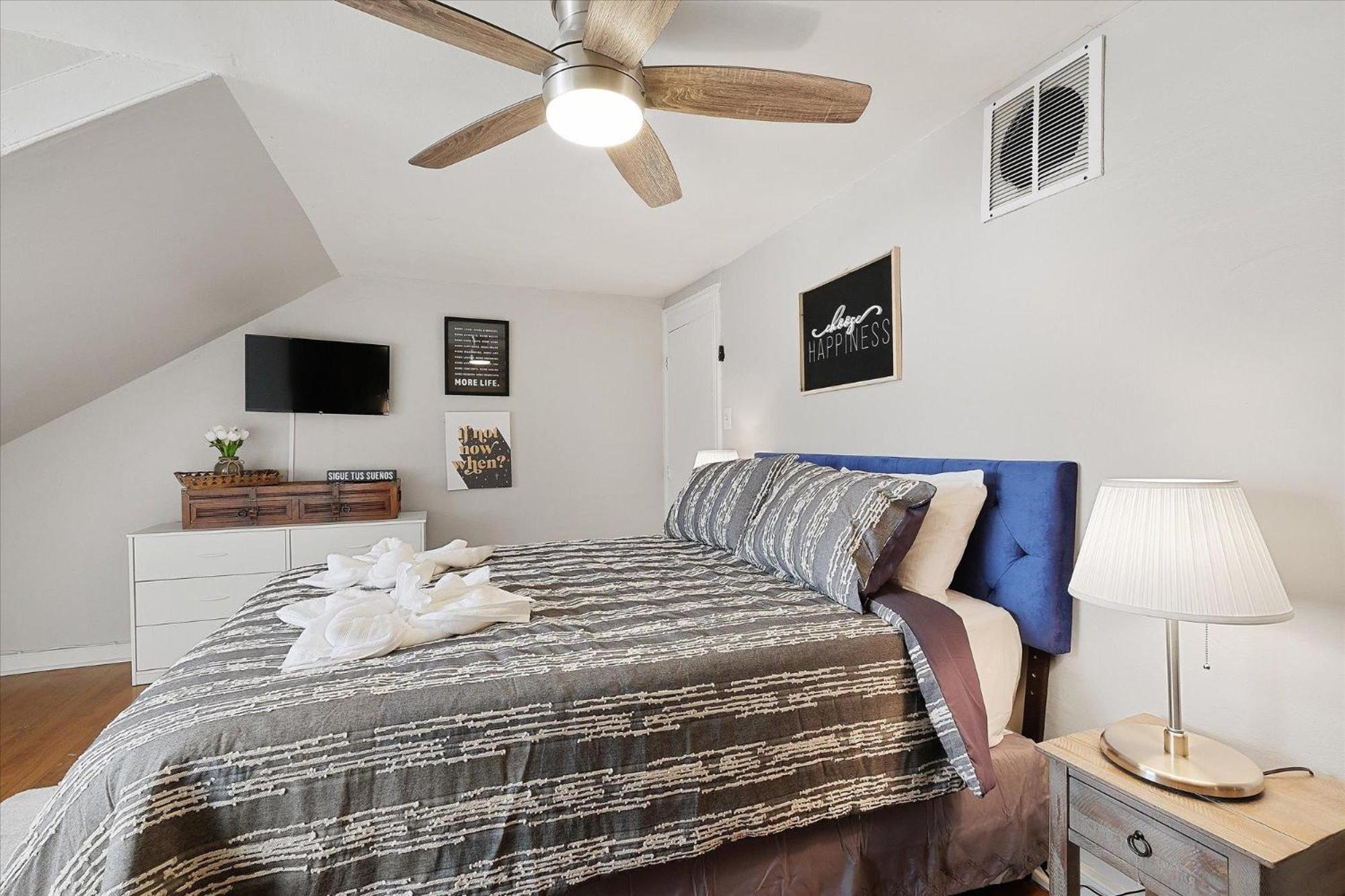Spacious 3br In Center Apartment