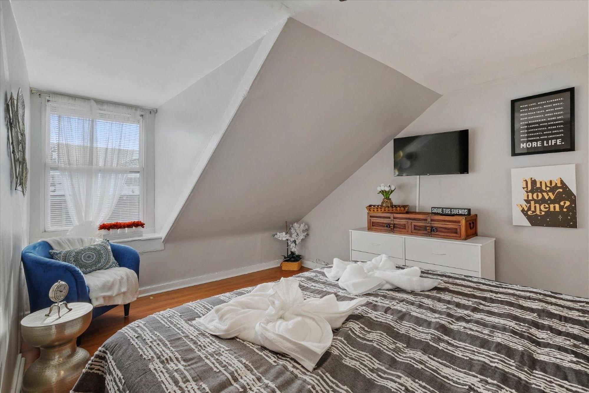 Spacious 3br In Center Apartment Philadelphia
