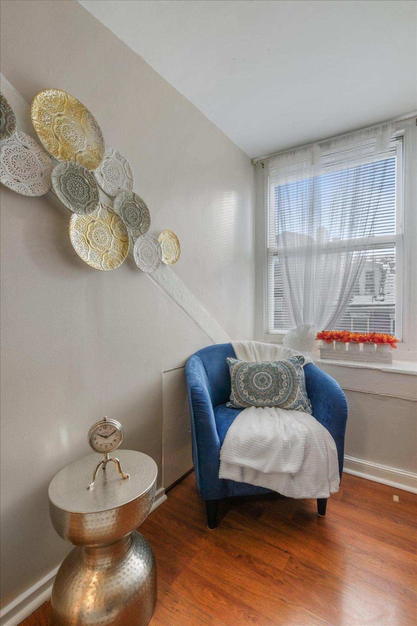 Spacious 3br In Center Apartment