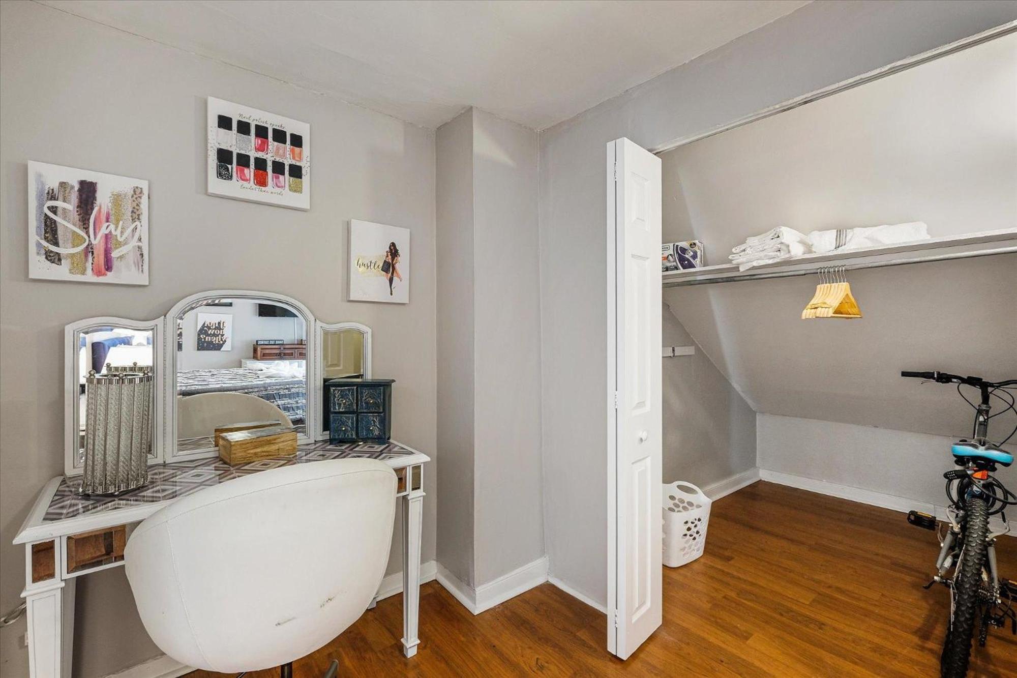 Spacious 3br In Center * Philadelphia