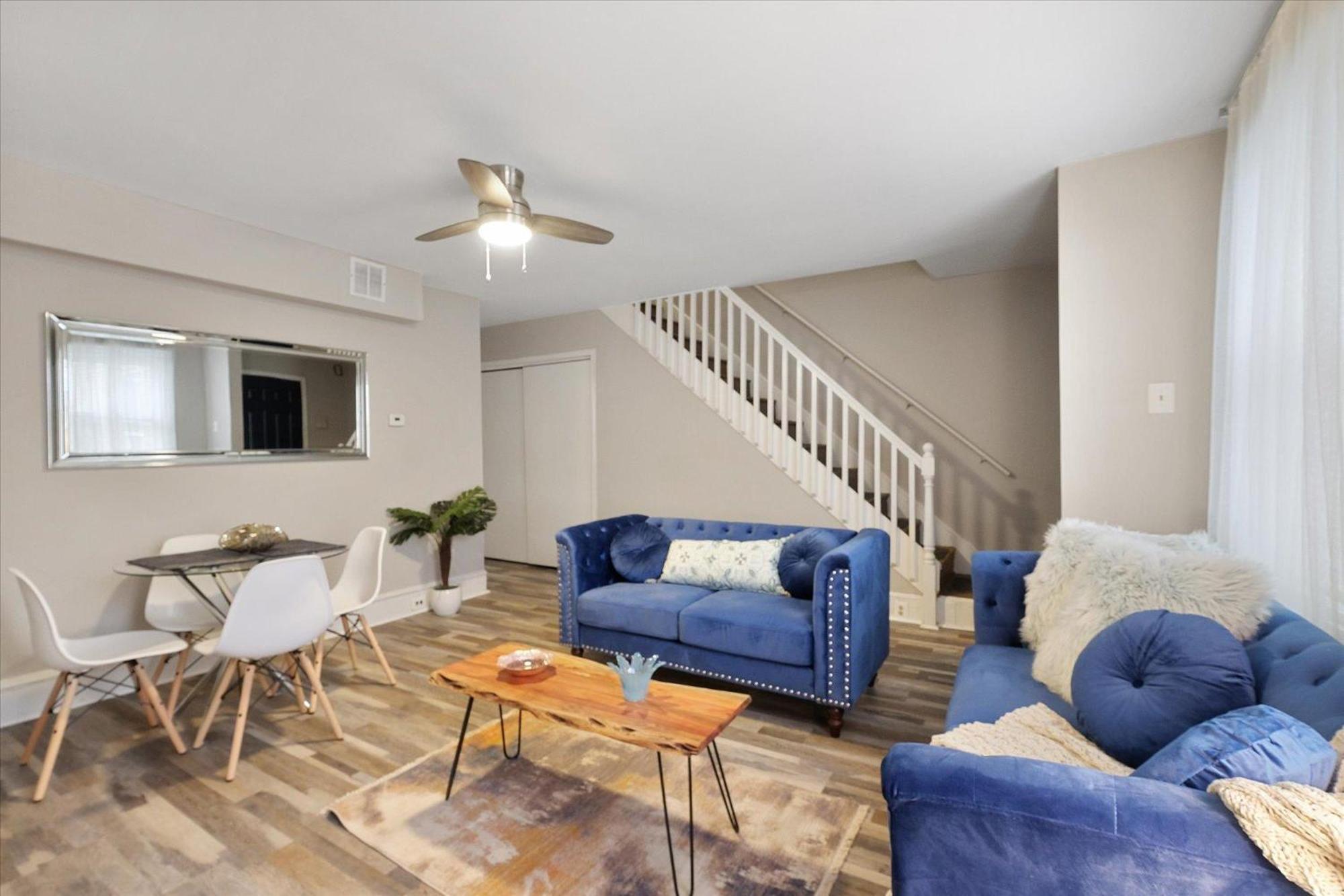 Spacious 3br In Center *